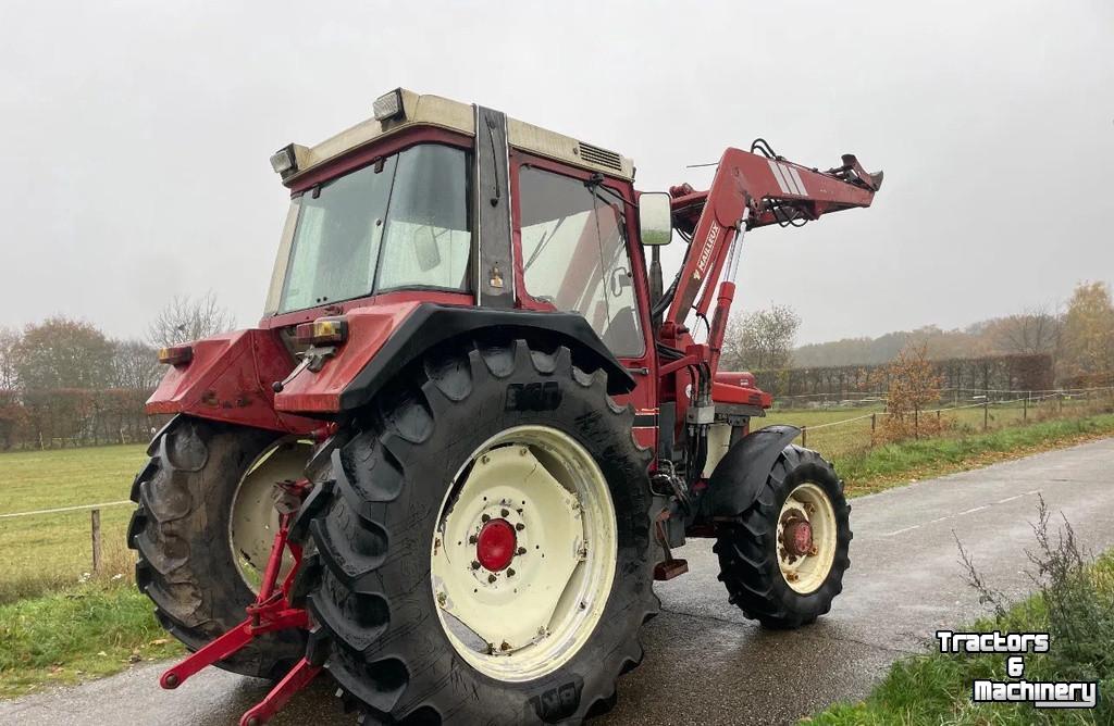 Tractor Case-IH IH 845 XL met voorlader MARGE