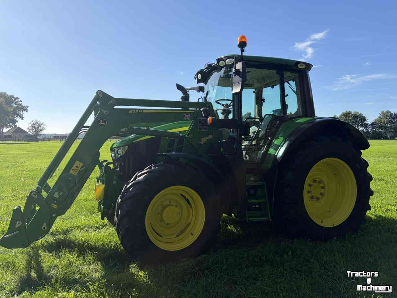 Tractor John Deere 6120M