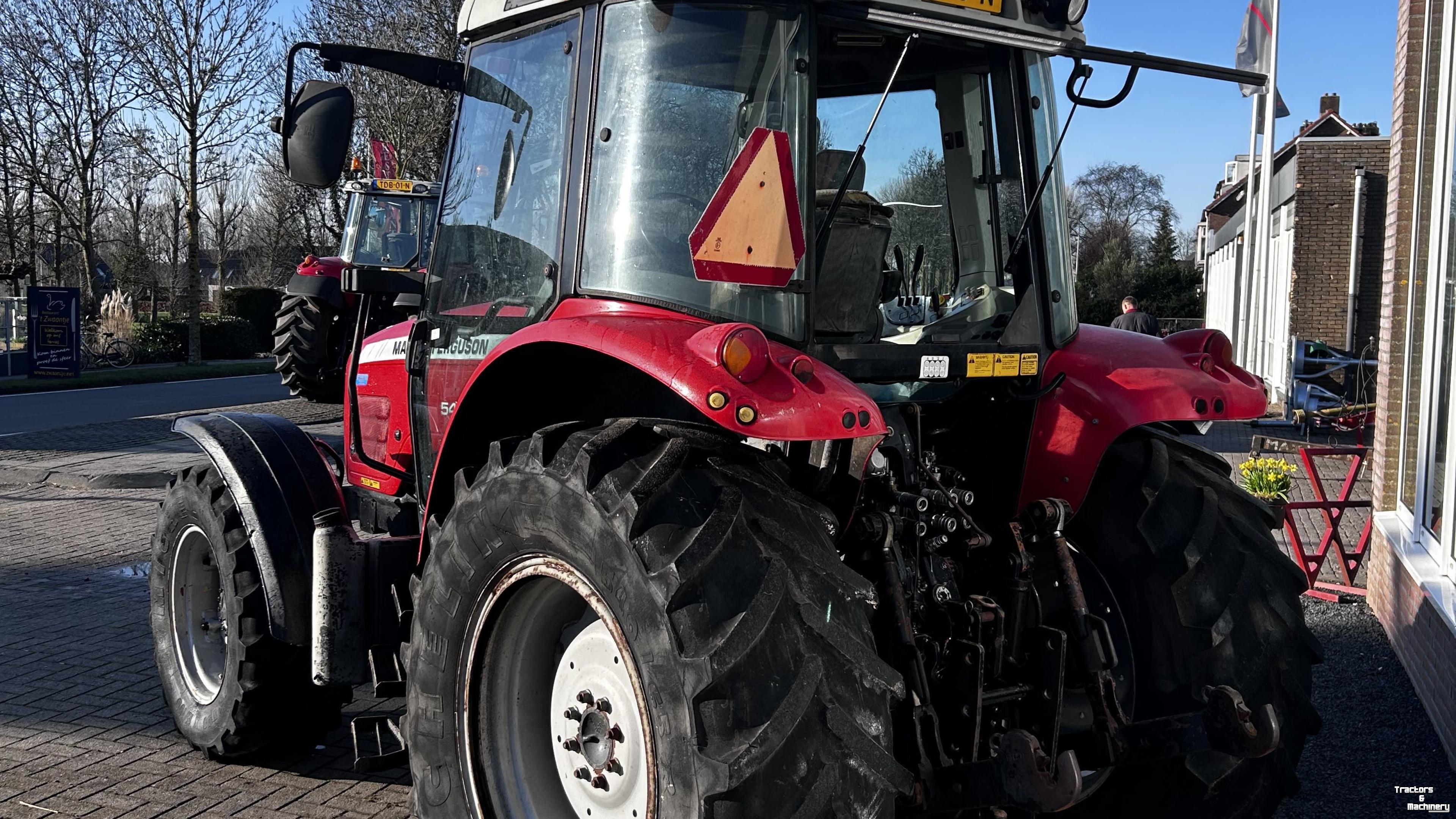 Tractor Massey Ferguson 5445-4 DYNASHIFT