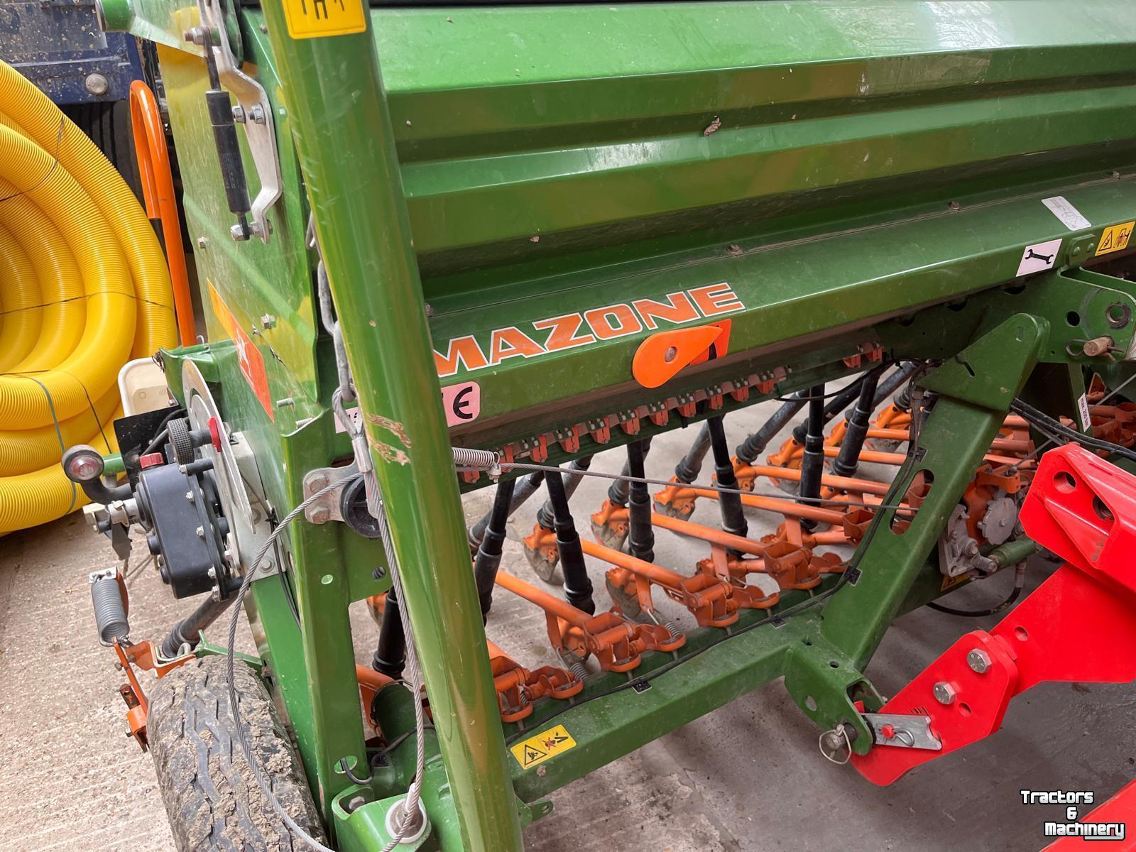 Seed drill Amazone D9-30 Zaaimachine