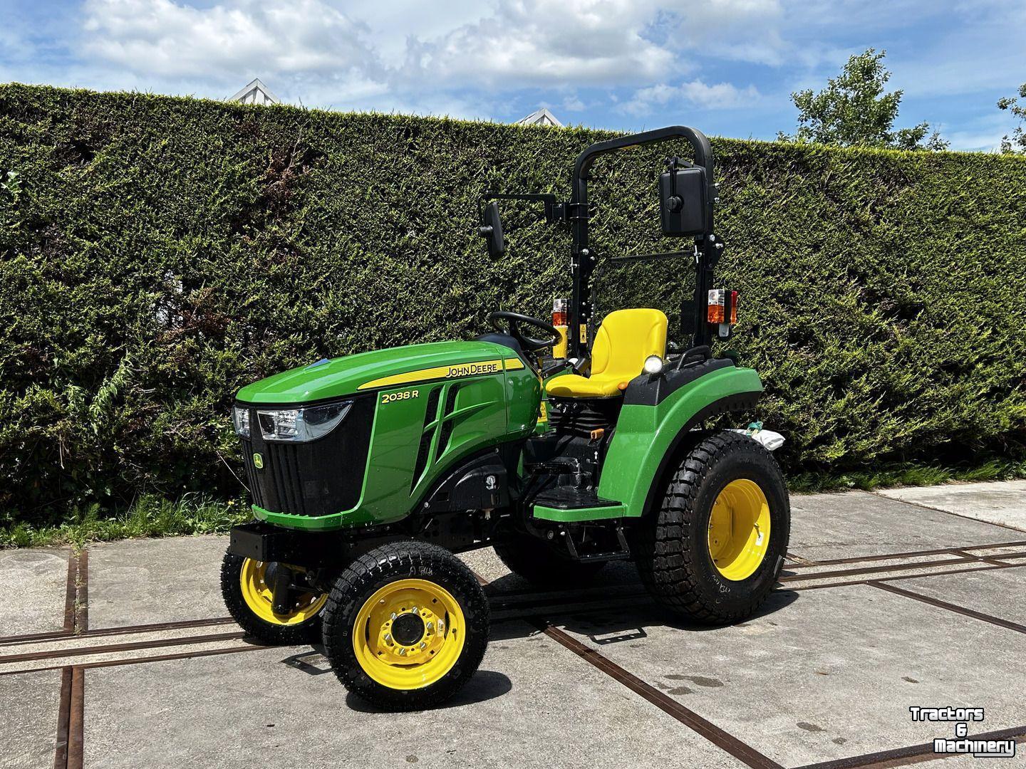 Small-track Tractor John Deere 2032R