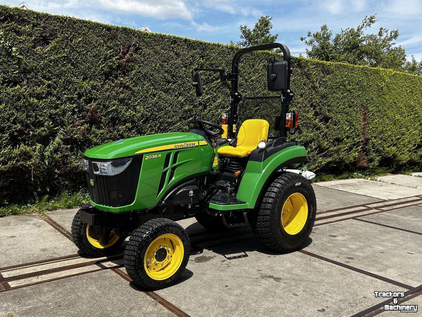 Small-track Tractor John Deere 2032R
