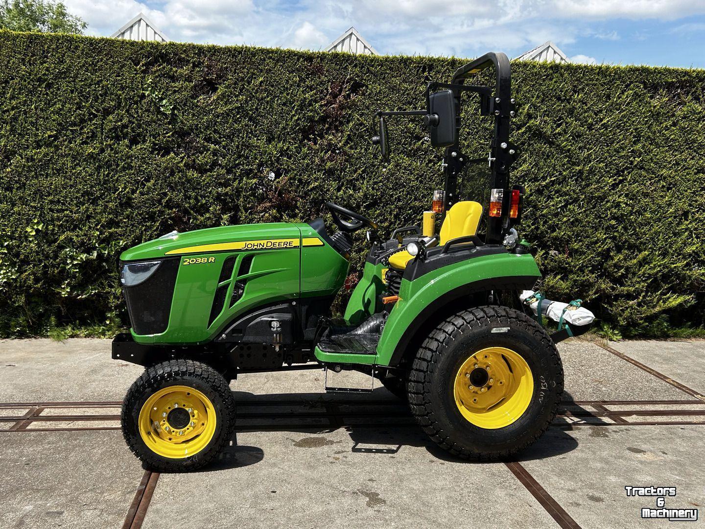 Small-track Tractor John Deere 2032R