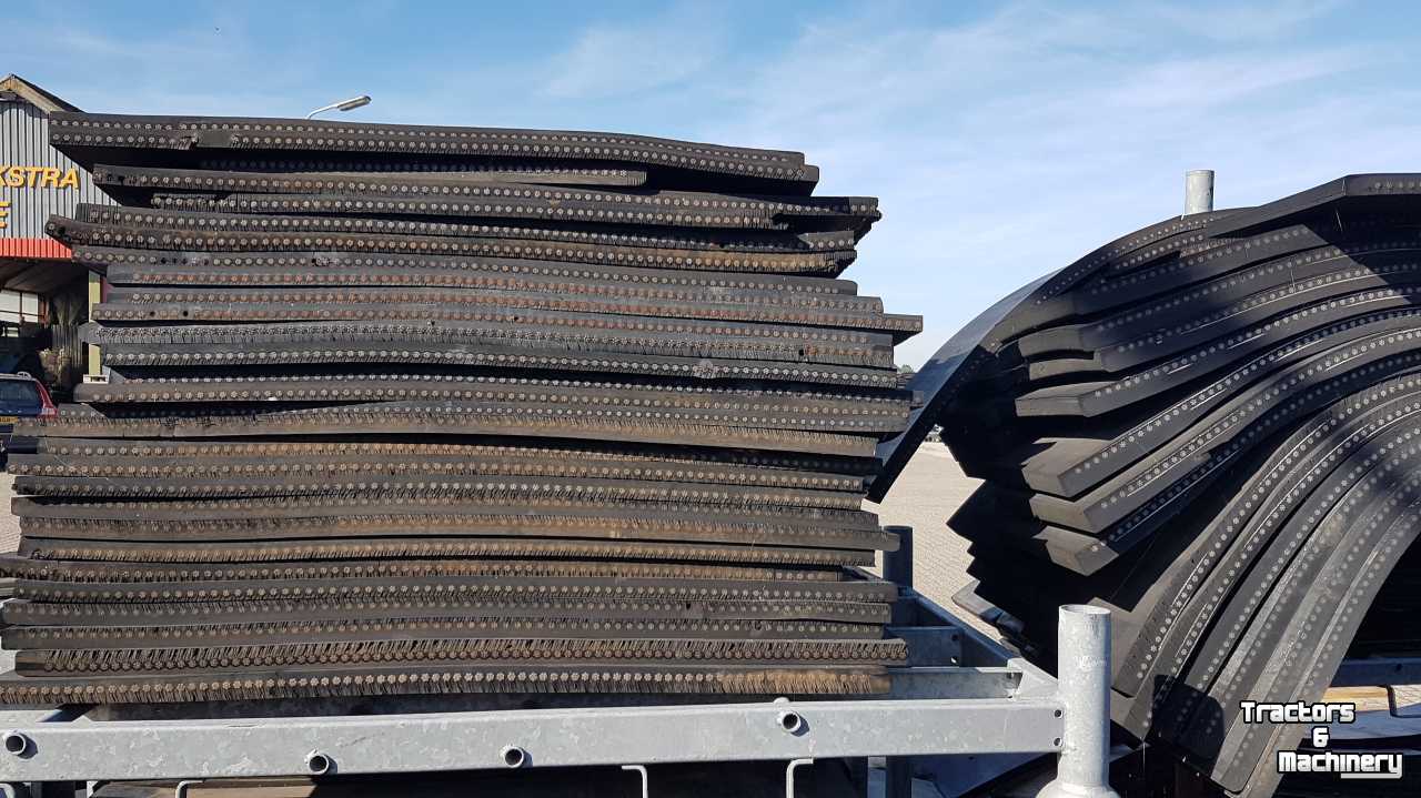 ontsnappen Beknopt schildpad Qmac 50% op 2e keus Rubbermatten voor sneeuwschuif - mestschuif met  staalinlage - Used Rubber yard scraper - 8565 GN - Sondel - Friesland -  Netherlands (the)
