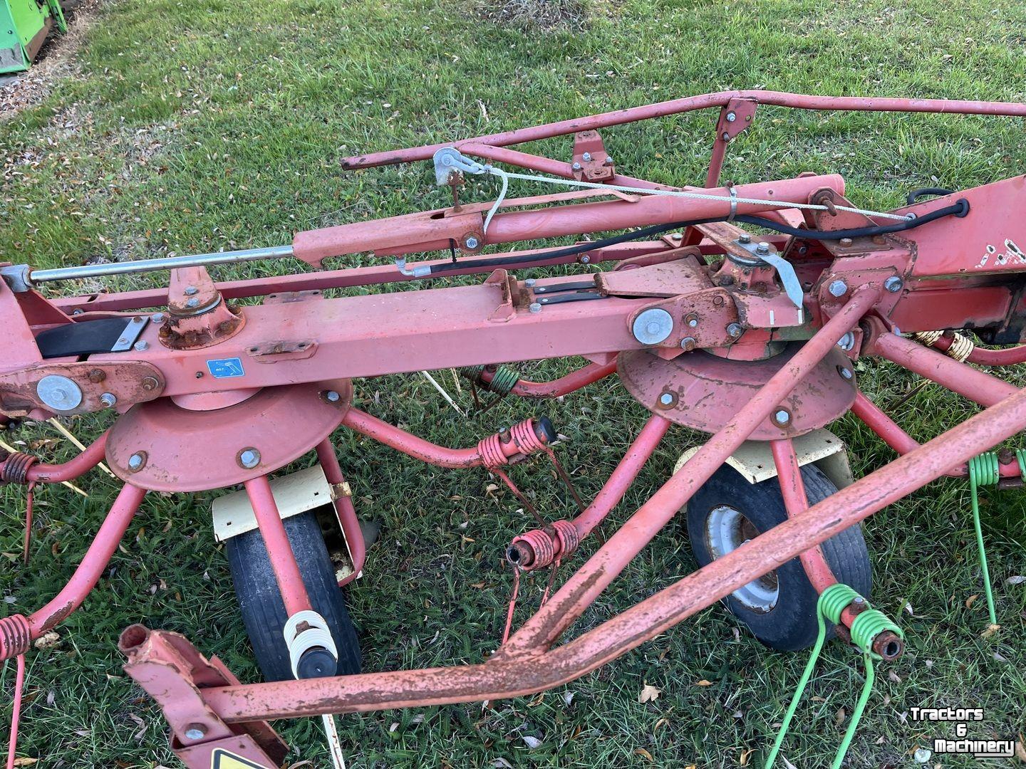 Tedder Krone KW 6.40/6 schudder