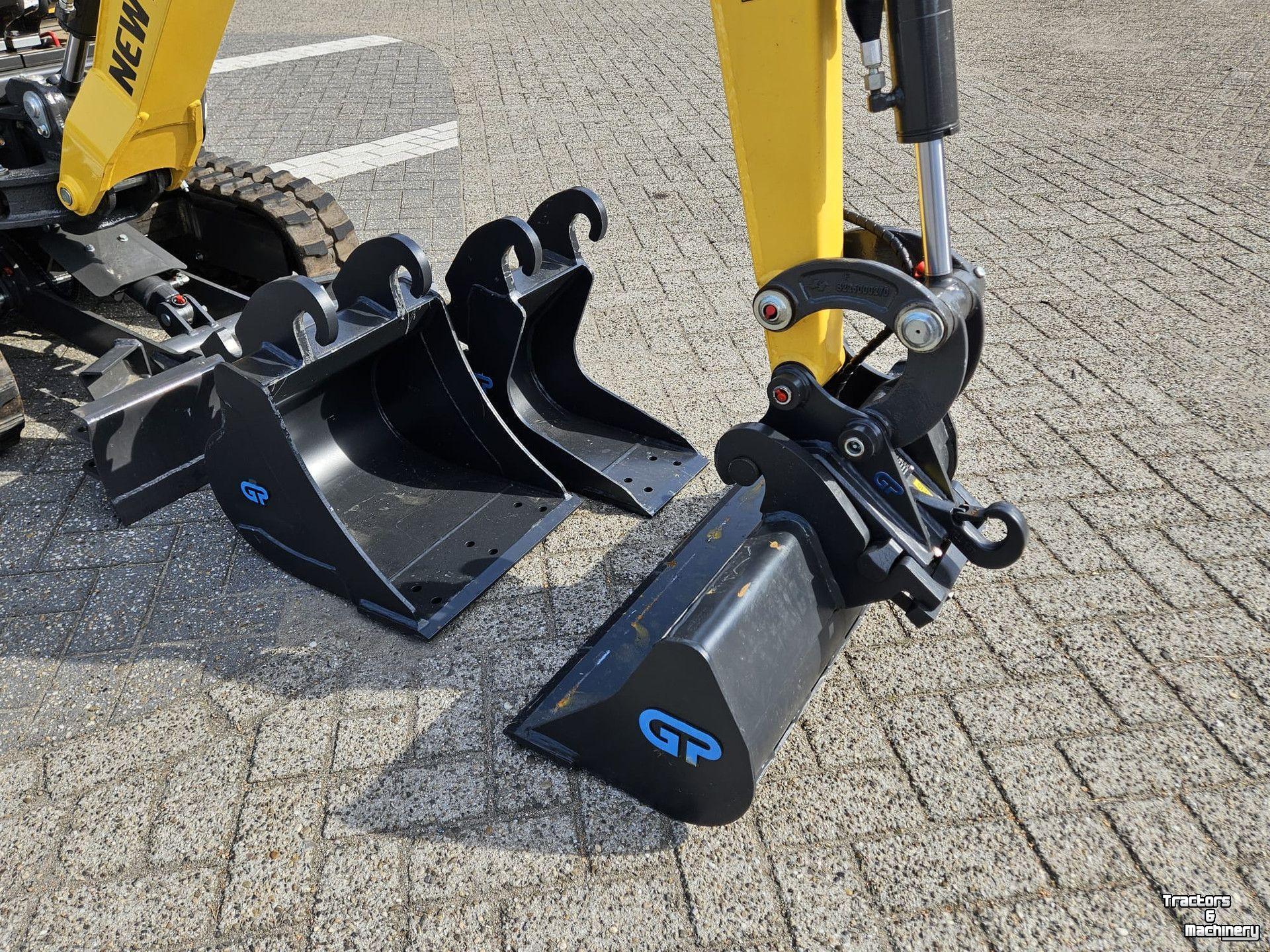 Mini-Excavator New Holland E12D Rops