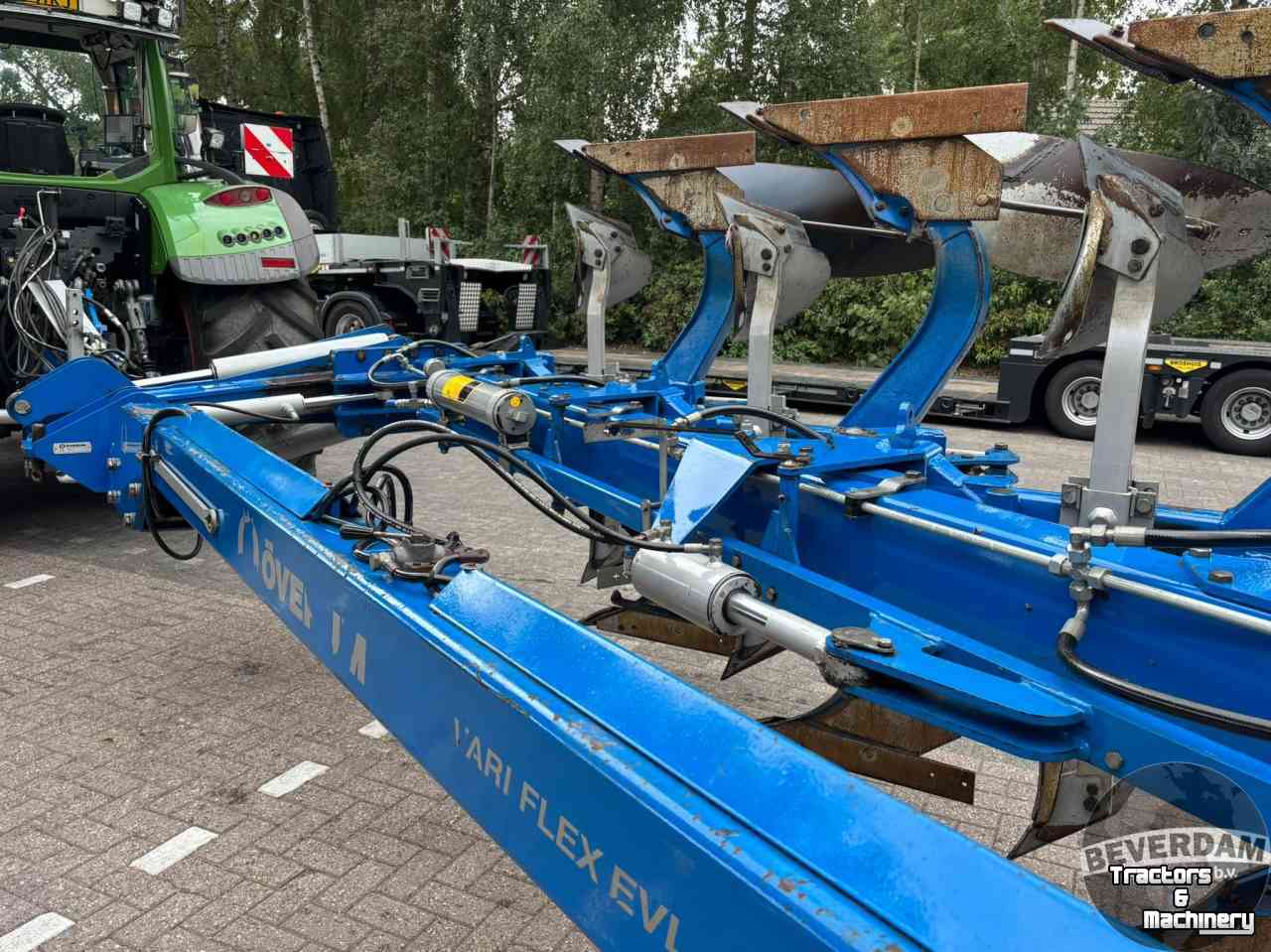 Ploughs Overum Vari Flex EVL
