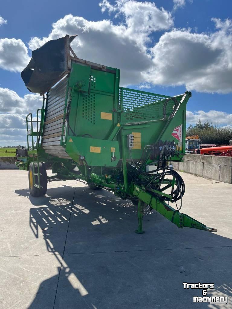 Potato harvester  1611C Bunker Rooimachine