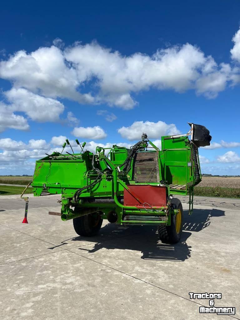 Potato harvester  1611C Bunker Rooimachine