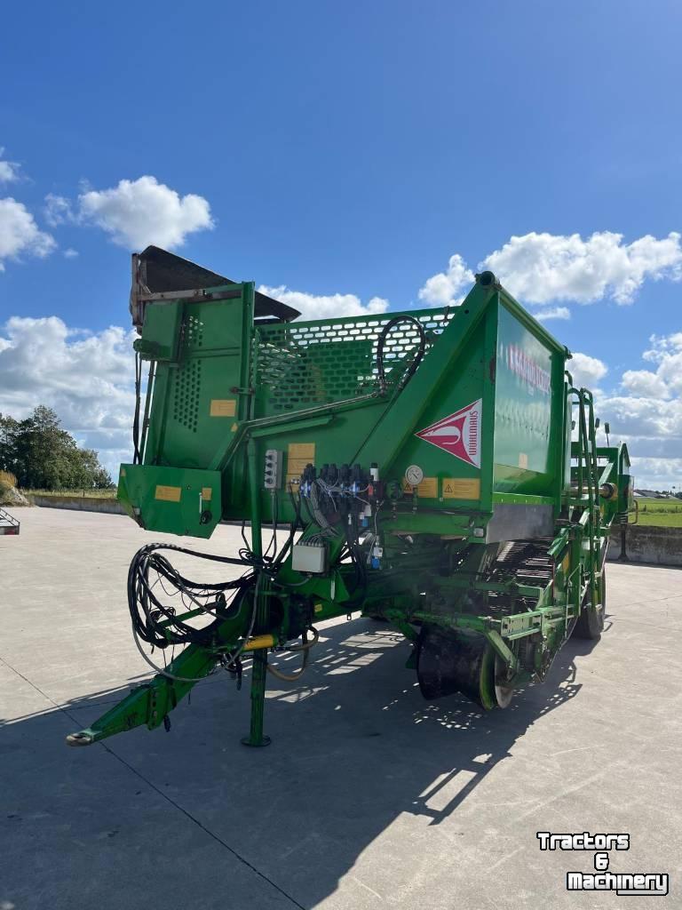 Potato harvester  1611C Bunker Rooimachine