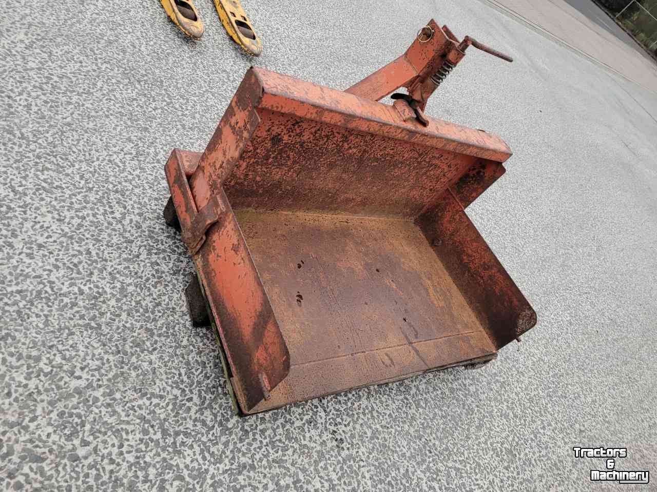 Tractor tipping boxes Jako Grondbak 120