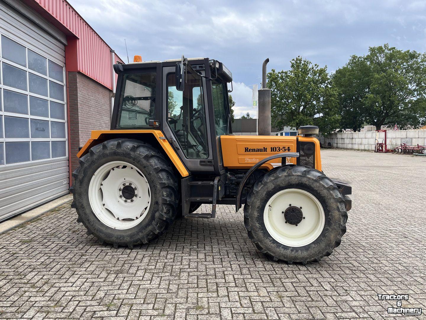 Tractor Renault 103-54 TX