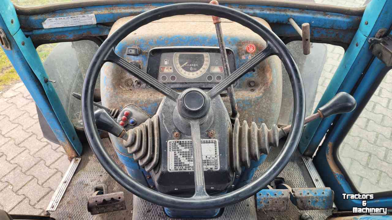 Tractors Ford 4610 met voorlader en stuur bekrachtiging