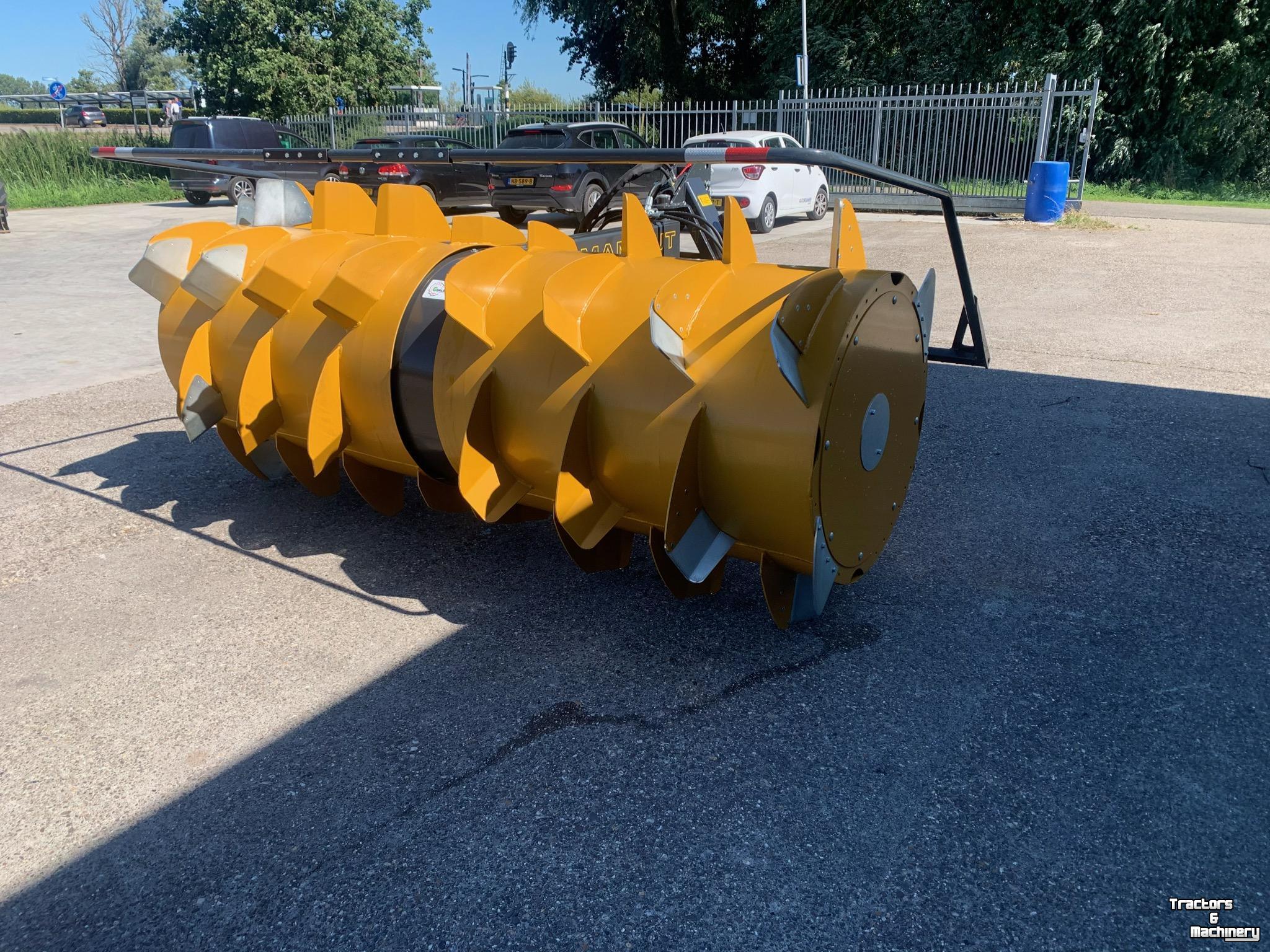 Silage spreader Mammut Gigant 280 HSB