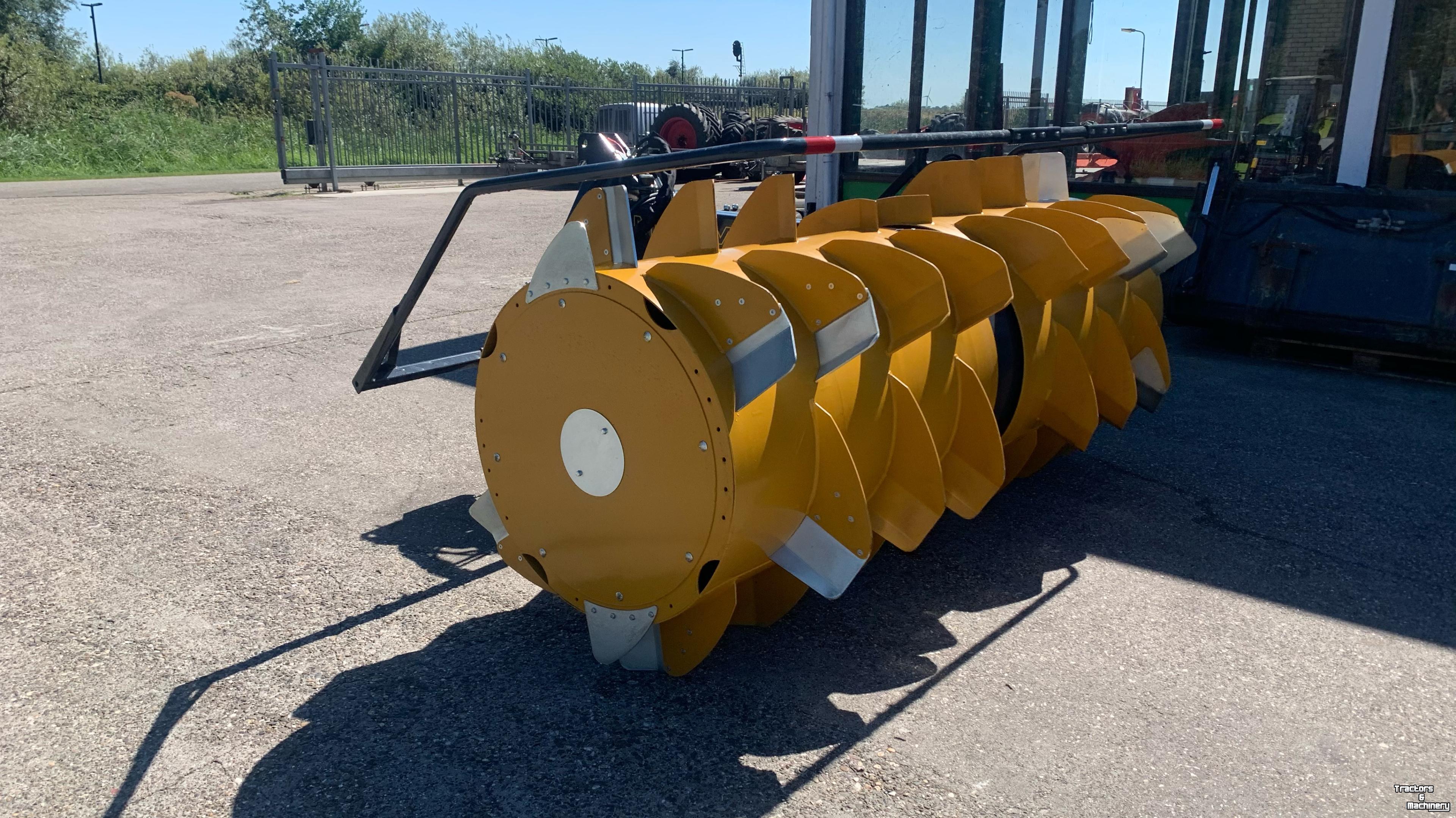 Silage spreader Mammut Gigant 280 HSB