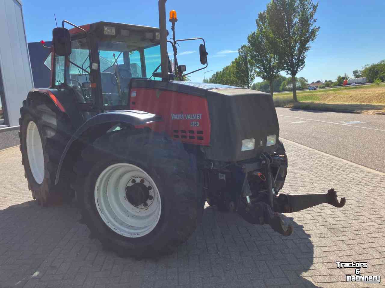 Tractor Valtra 8150 50 KM!