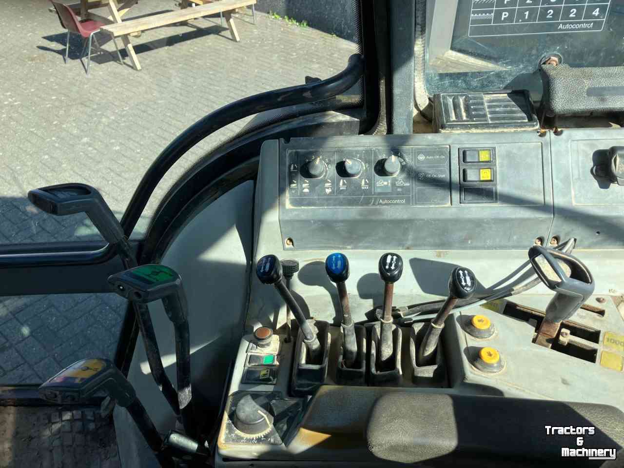 Tractor Valtra 8150 50 KM!