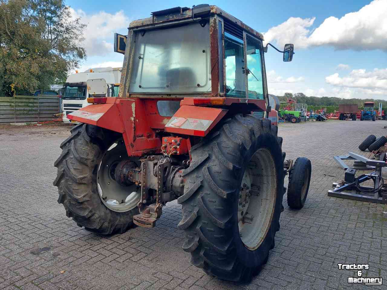 Tractors Massey Ferguson 698