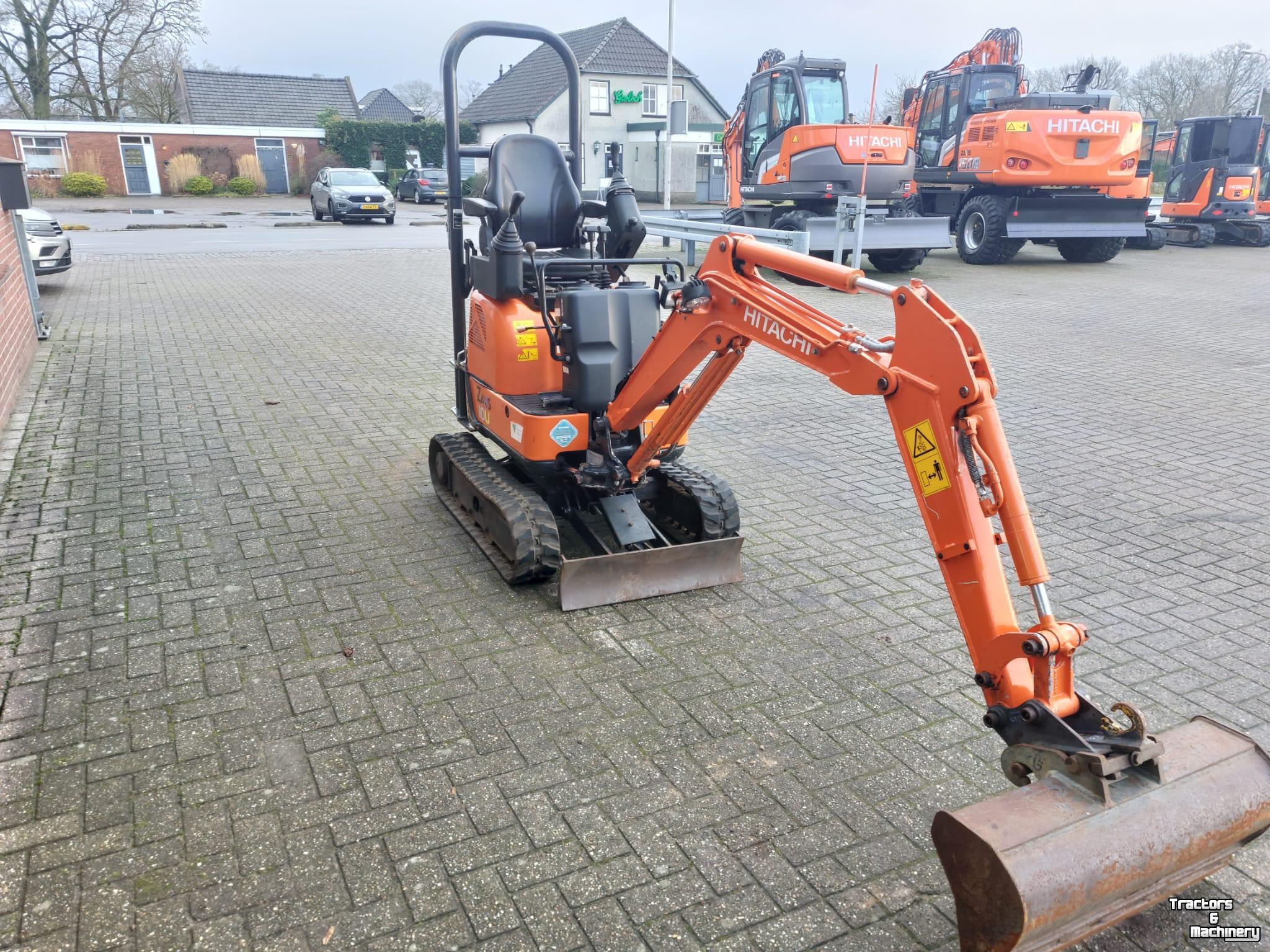 Excavator mobile Hitachi 10U