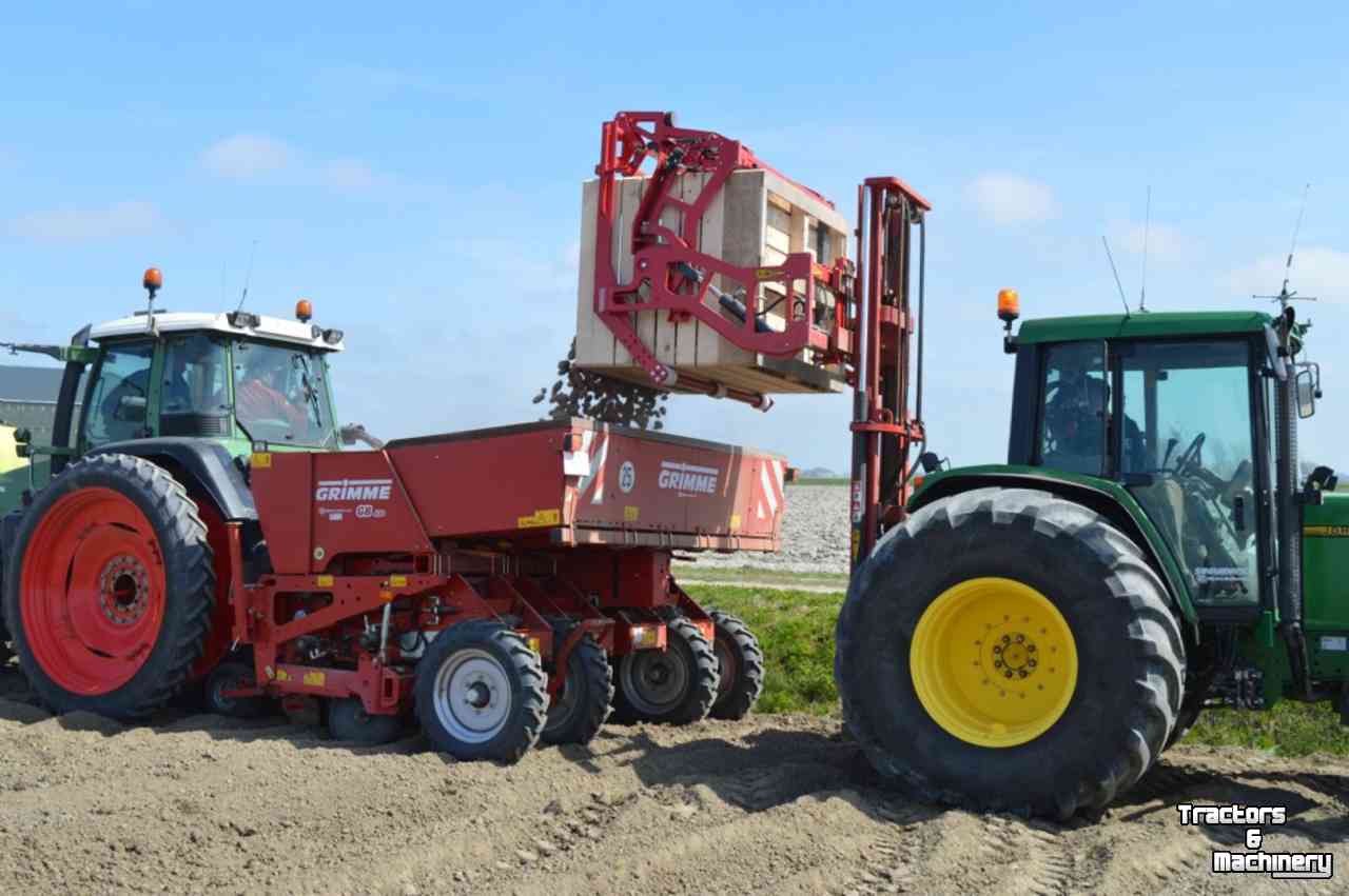 Bulk box tipper Wifo Efficient de pootmachine vullen? Wat dacht u van deze Wifo Heavy duty 180° Vooroverkantelaar?