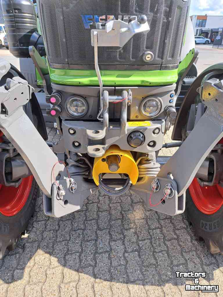 Tractor Fendt 211