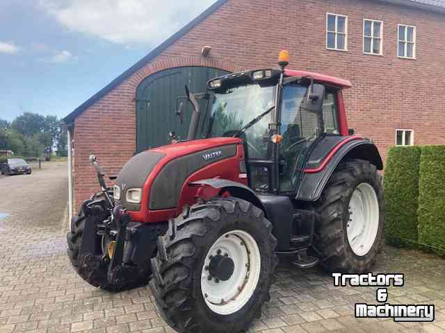 Tractor Valtra N 121