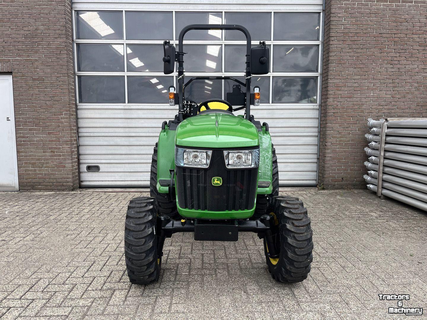 Small-track Tractor John Deere 3038E