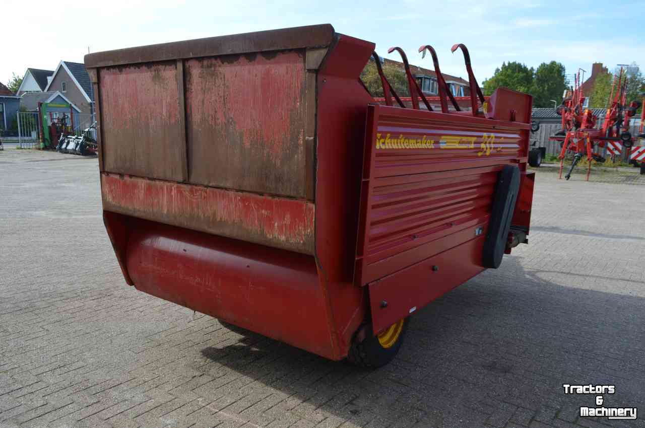 Silage-block distribution wagon Schuitemaker Amigo 30 S