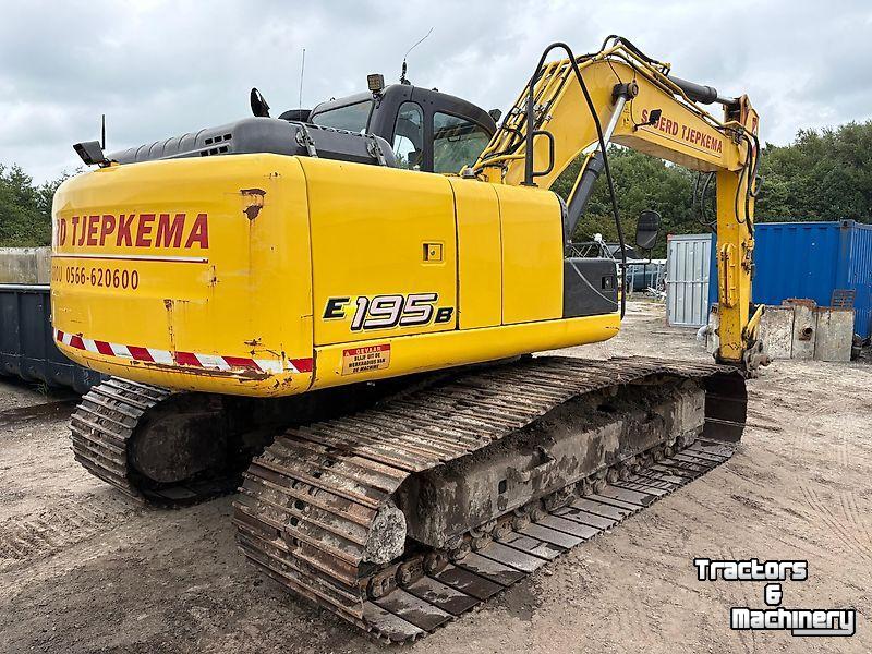 Excavator New Holland E195B LC