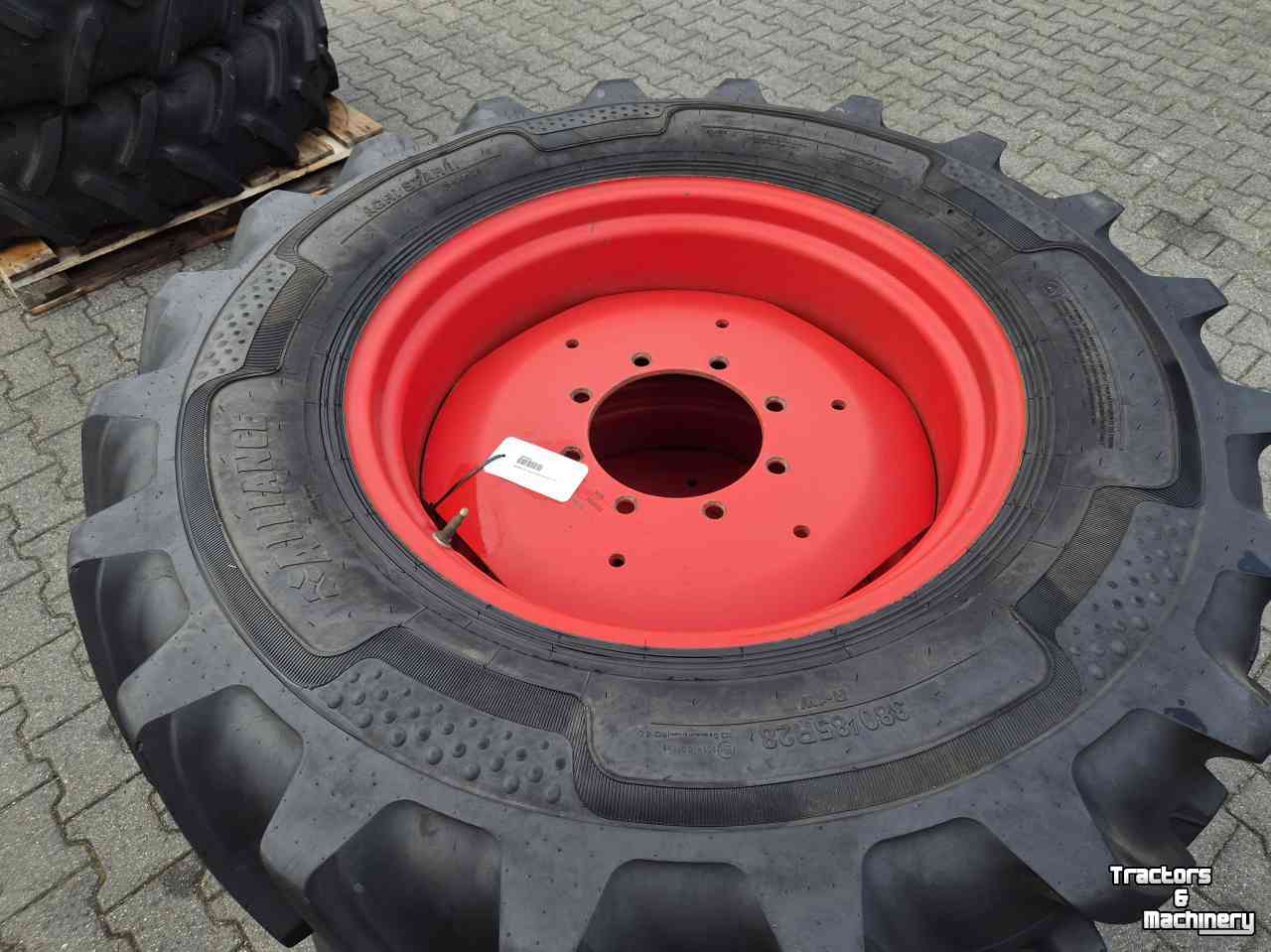 Wheels, Tyres, Rims & Dual spacers Alliance 2 stuks Alliance 380/85R28 met velg, Fendt 310,311,312