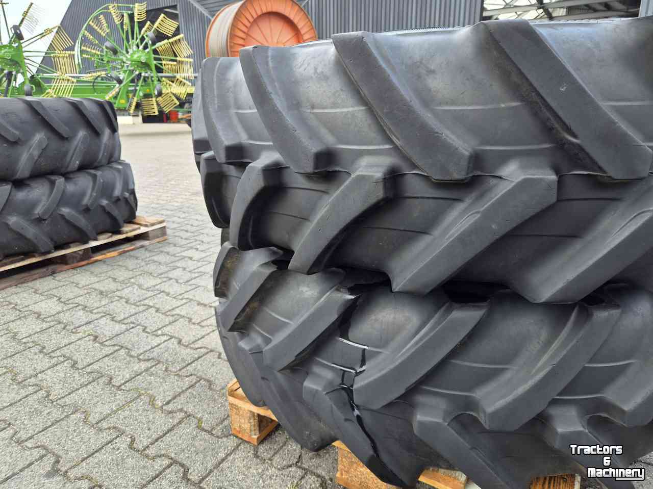 Wheels, Tyres, Rims & Dual spacers Alliance 2 stuks Alliance 380/85R28 met velg, Fendt 310,311,312
