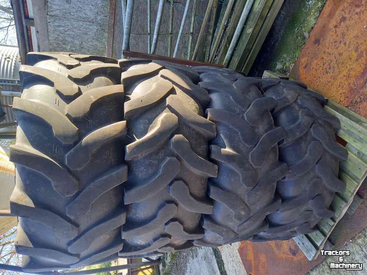 Wheels, Tyres, Rims & Dual spacers Mitas 19.5L-24