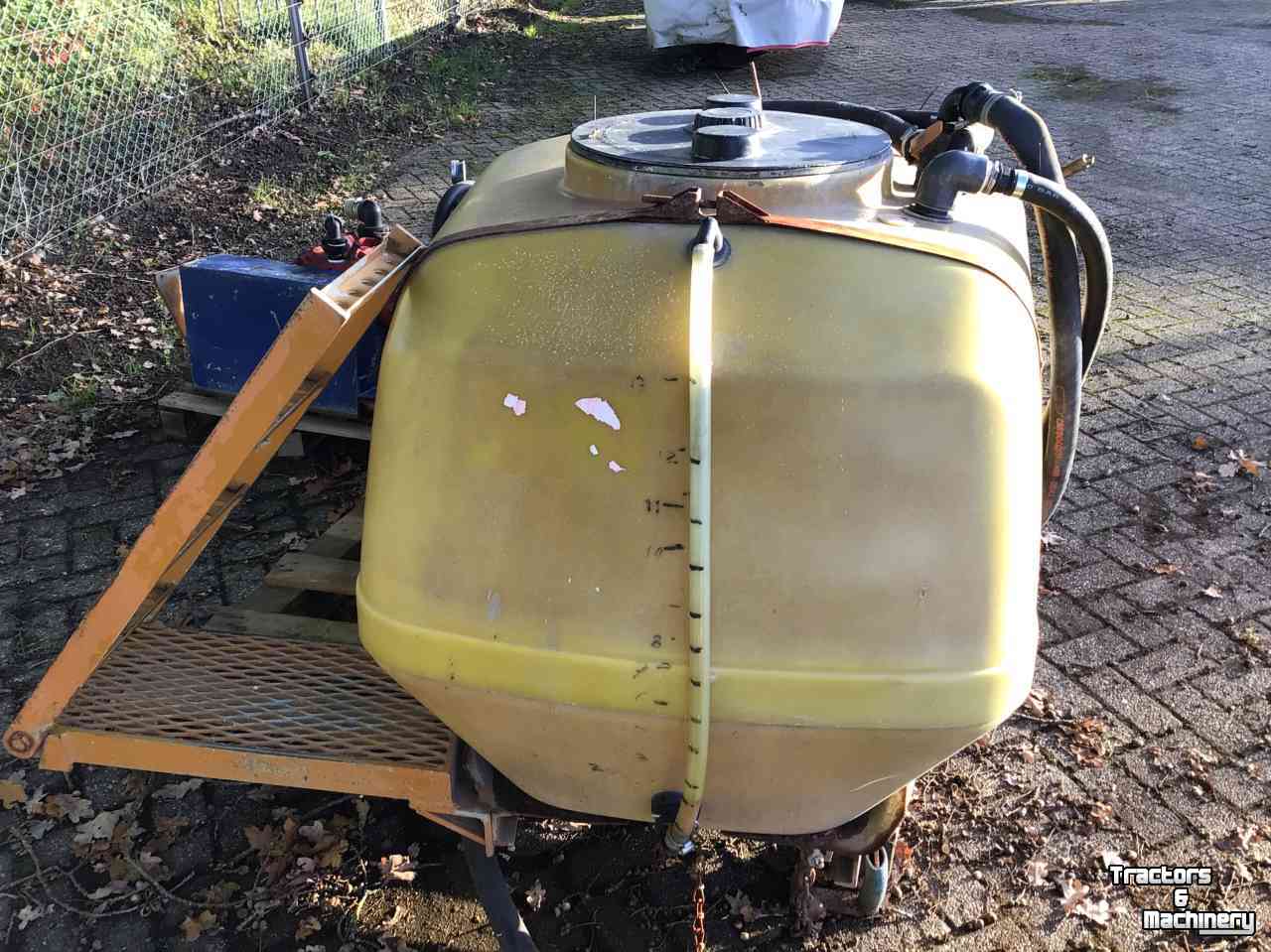 Fieldsprayer Homburg Pomp met fronttank