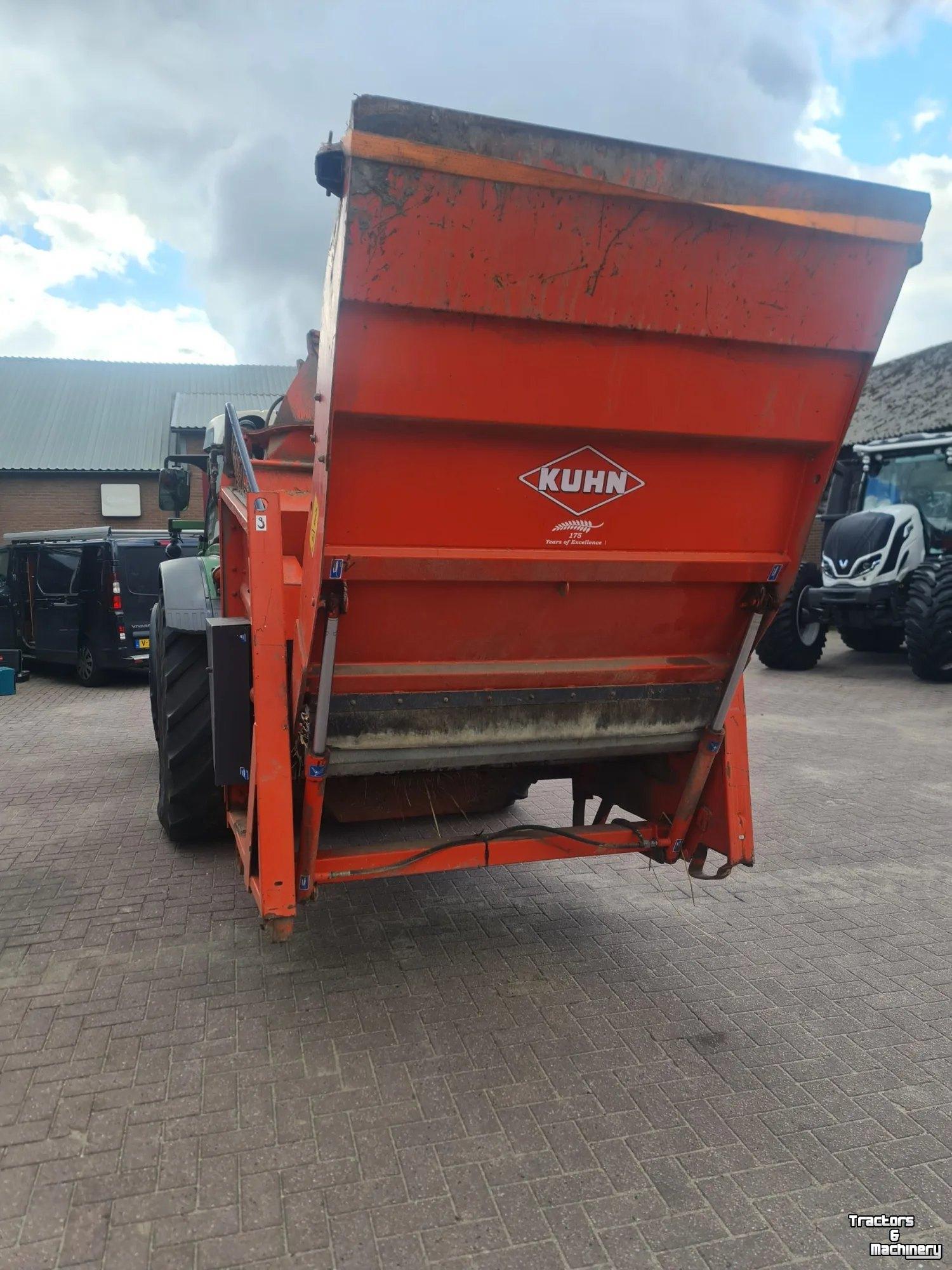 Straw spreader for boxes Kuhn PRIMOR 2060H STROSTROOIER