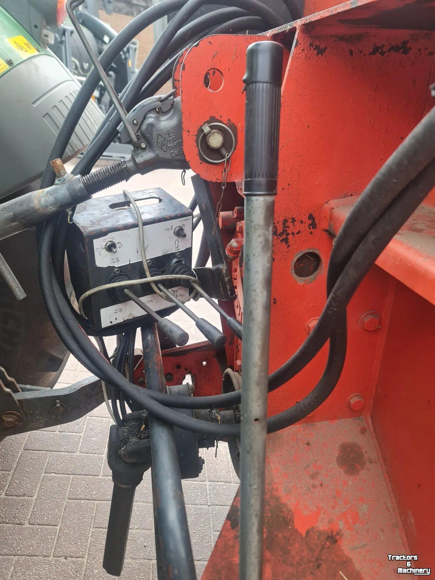 Straw spreader for boxes Kuhn PRIMOR 2060H STROSTROOIER