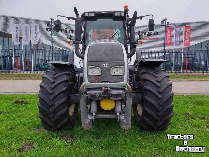Tractors Valtra T182 Direct