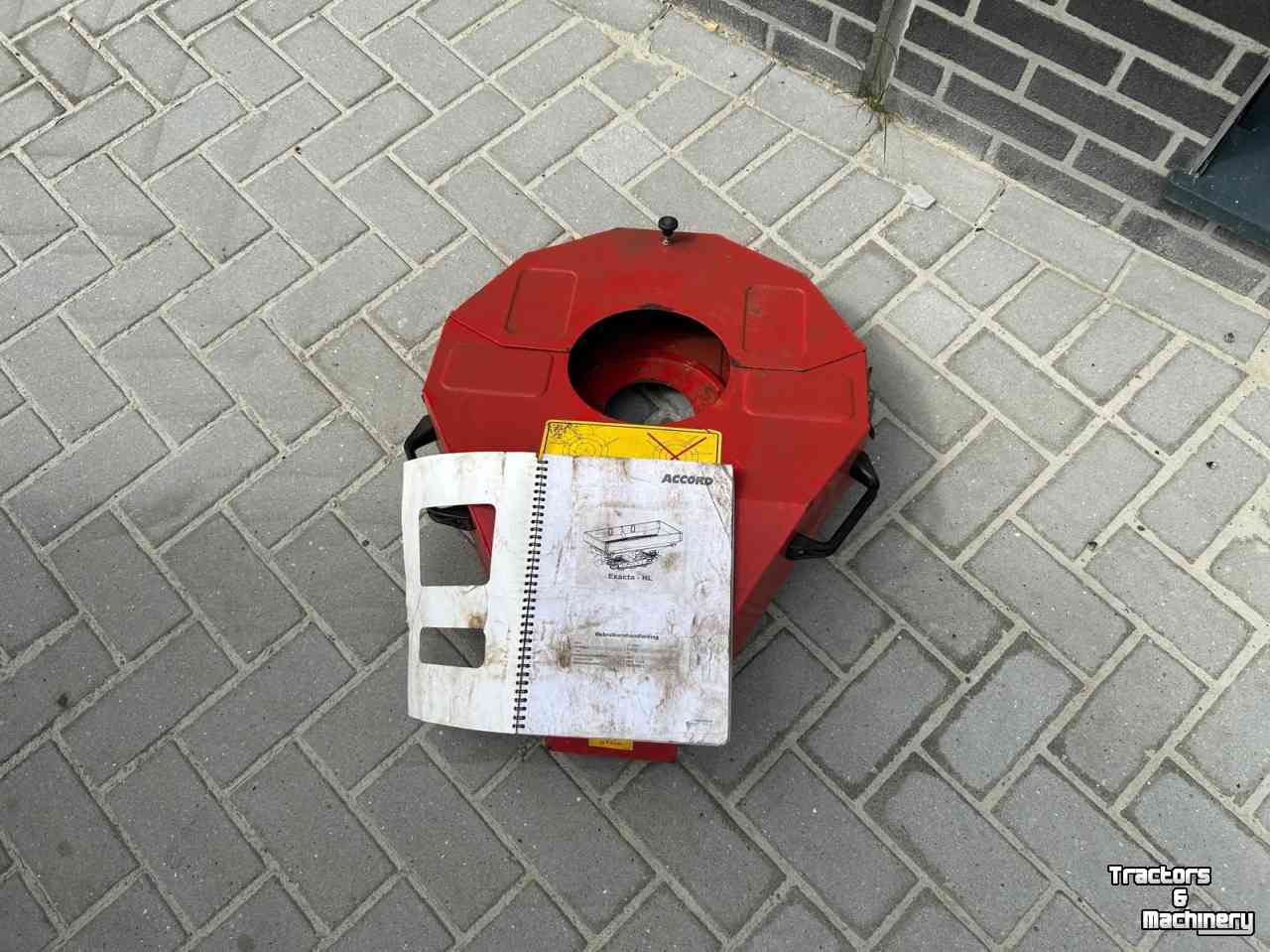 Fertilizer spreader Accord Kunstmeststrooier HL