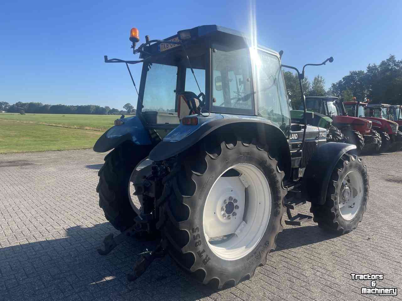 Tractor New Holland 7740 SLE cab + airco