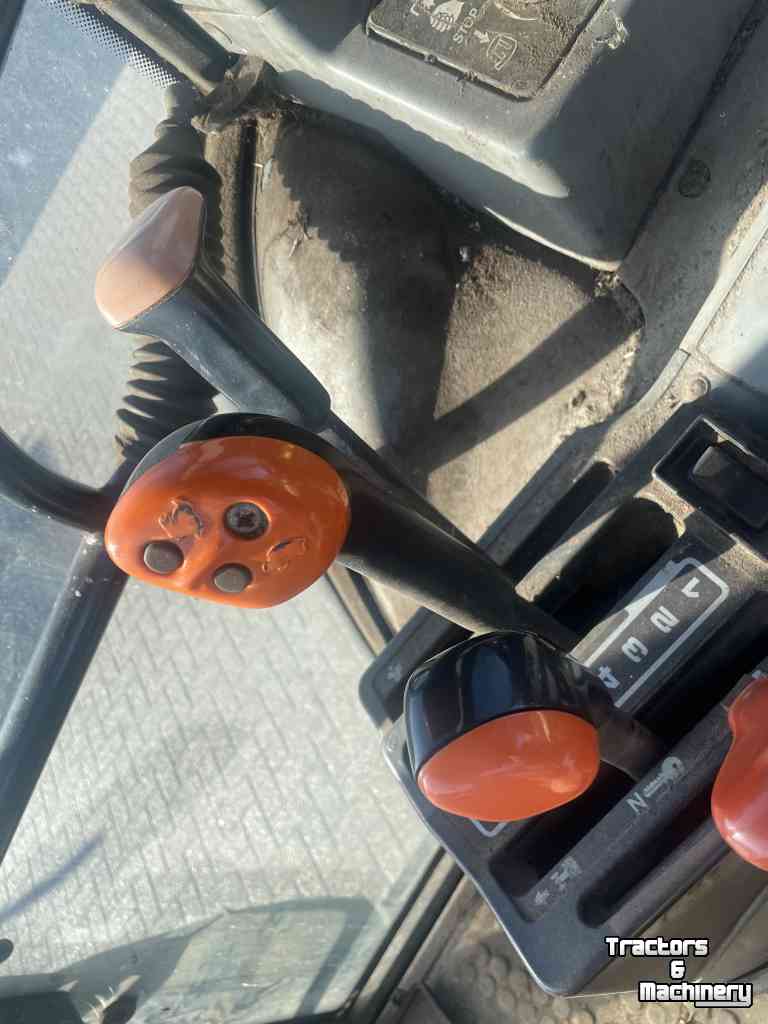 Tractor New Holland 7740 SLE cab + airco