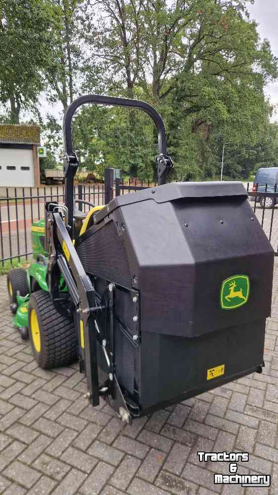 Ride-on mower John Deere X950R