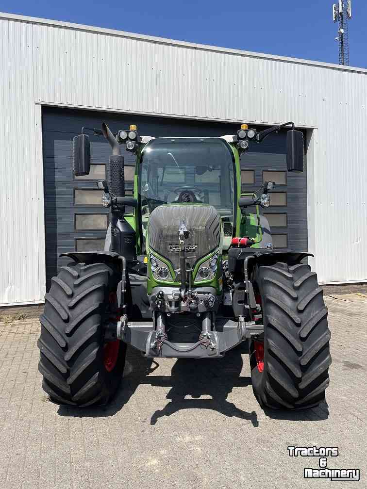 Tractors Fendt 516 S4 Profi Plus