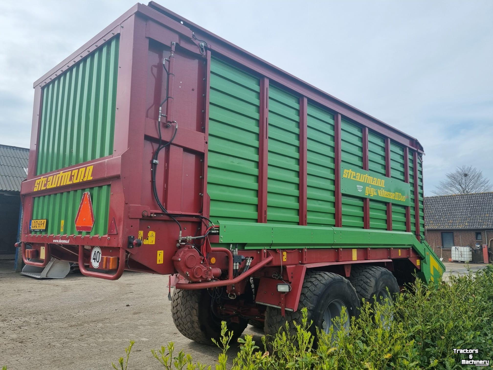 Ramp trailer Strautmann Giga Vitesse III Duo Plus