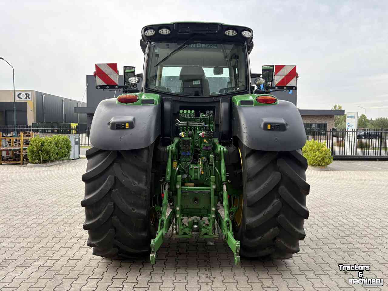 Tractor John Deere 6R215