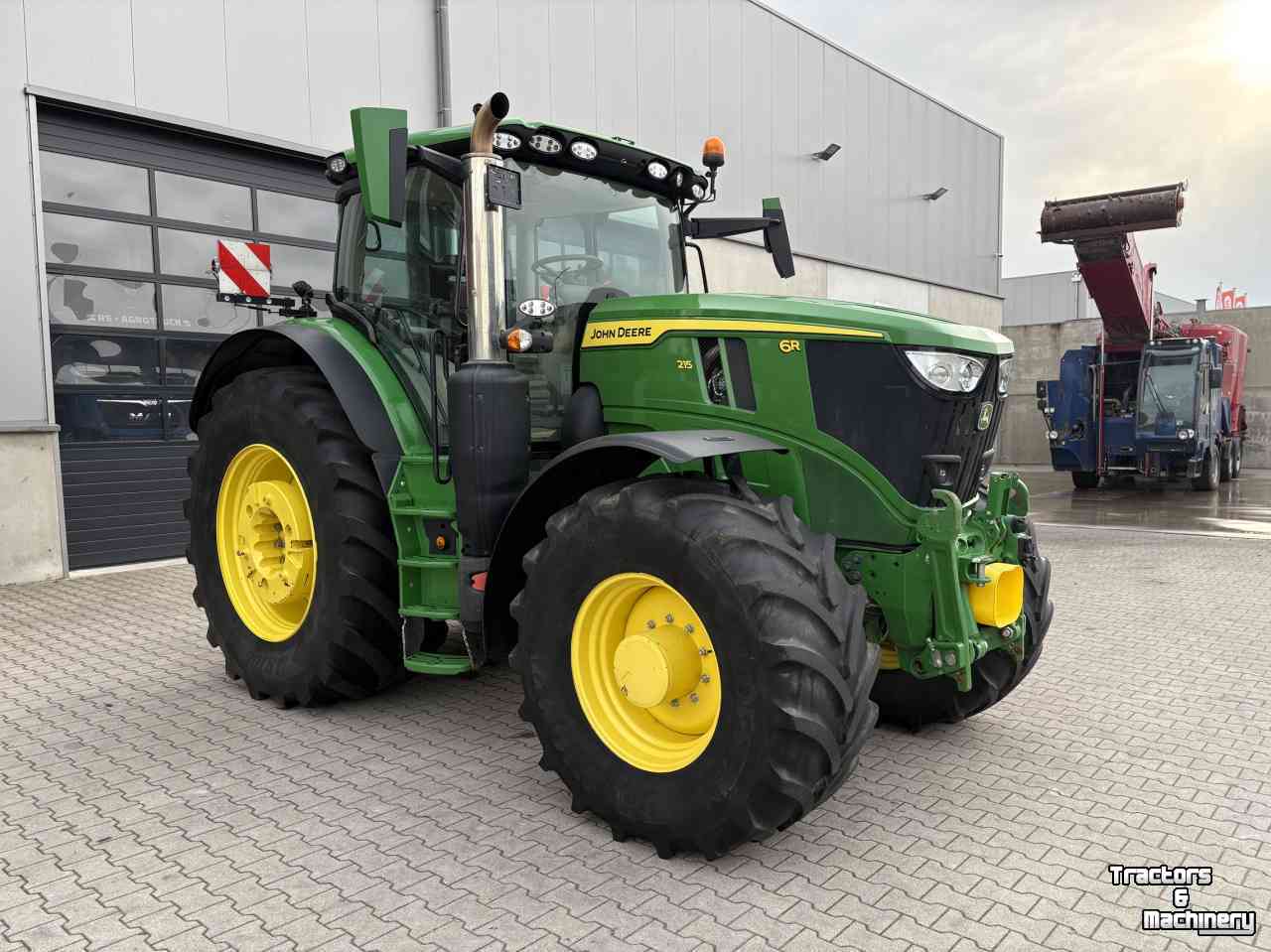 Tractor John Deere 6R215