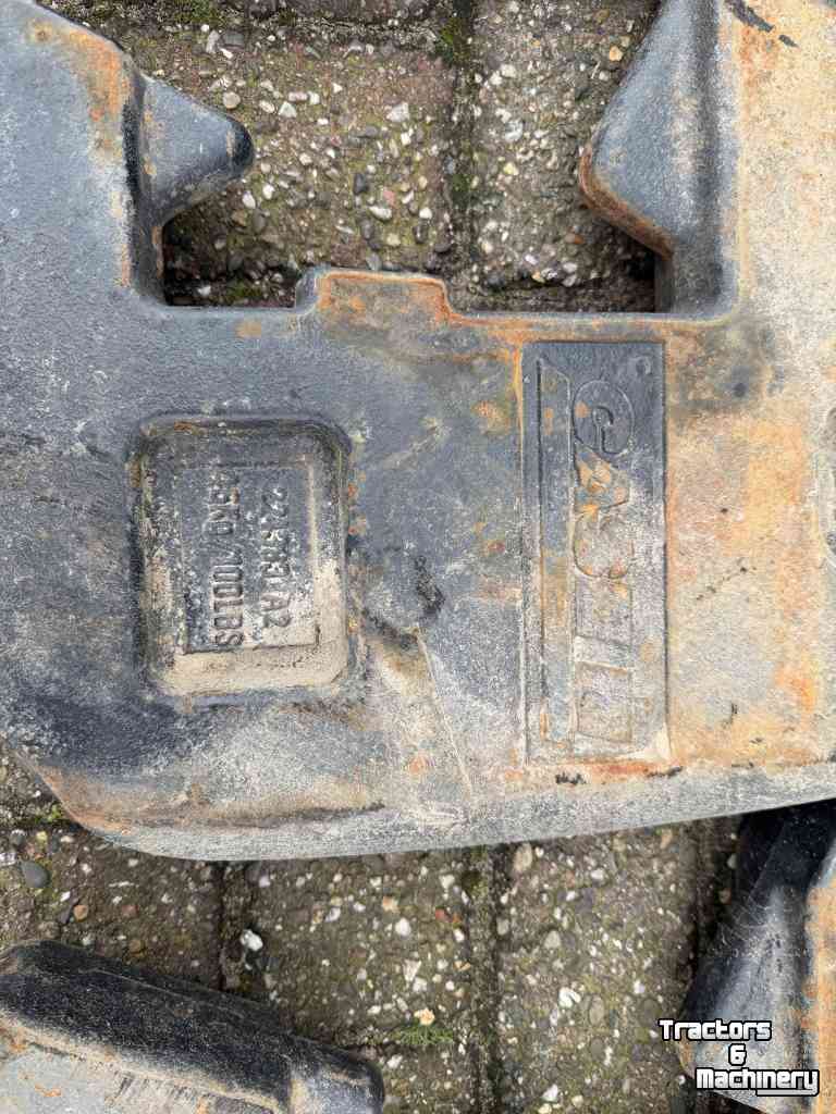 Frontweights Case-IH frontgewichten, 4x 45 kg en 110kg middengewicht