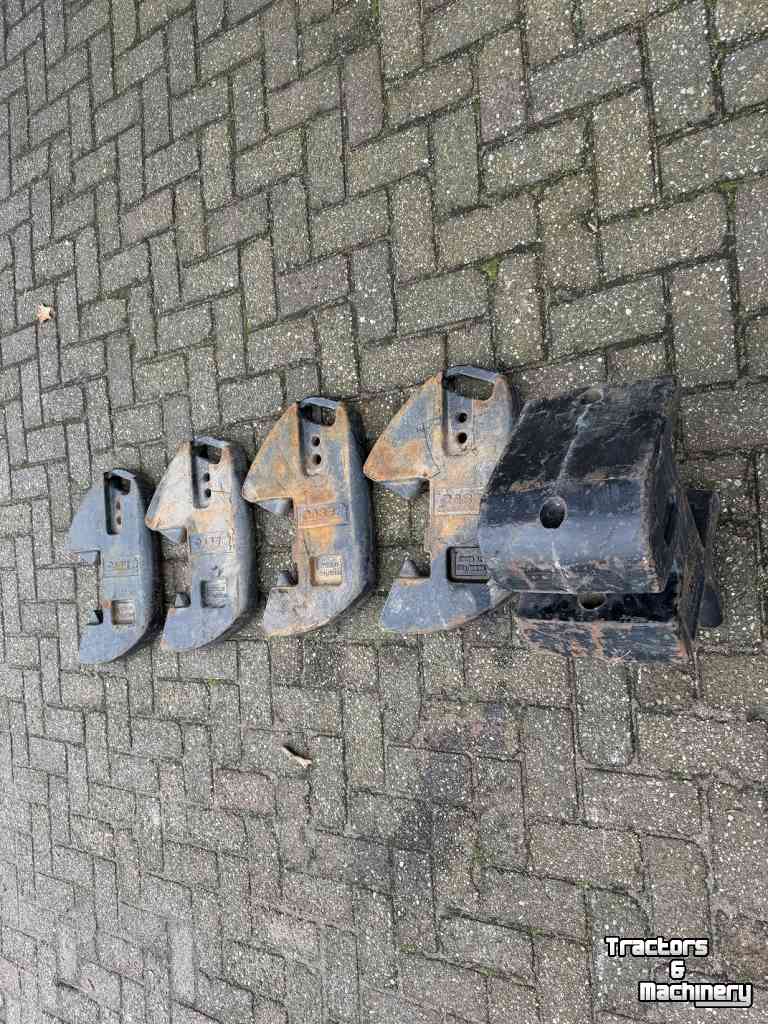 Frontweights Case-IH frontgewichten, 4x 45 kg en 110kg middengewicht