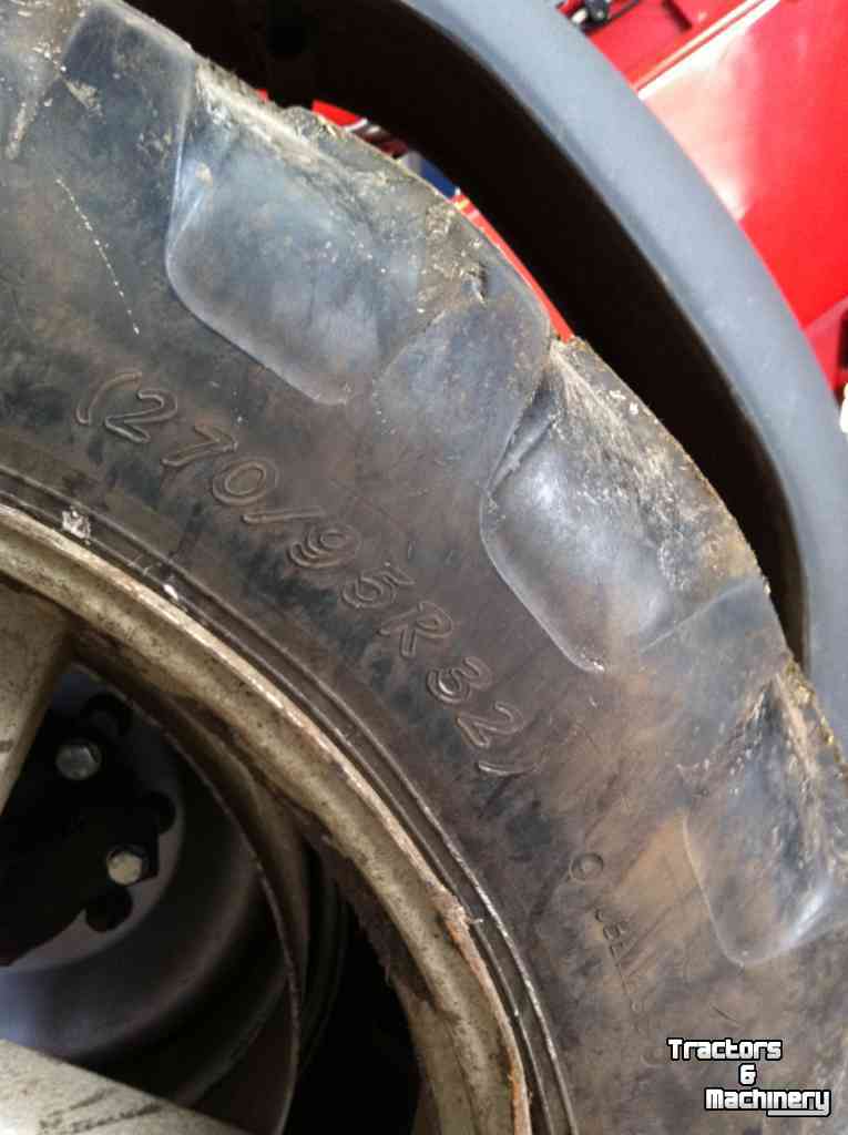 Wheels, Tyres, Rims & Dual spacers Manitou Dubbellucht naast 500/70R24  met spindel 12.2R32