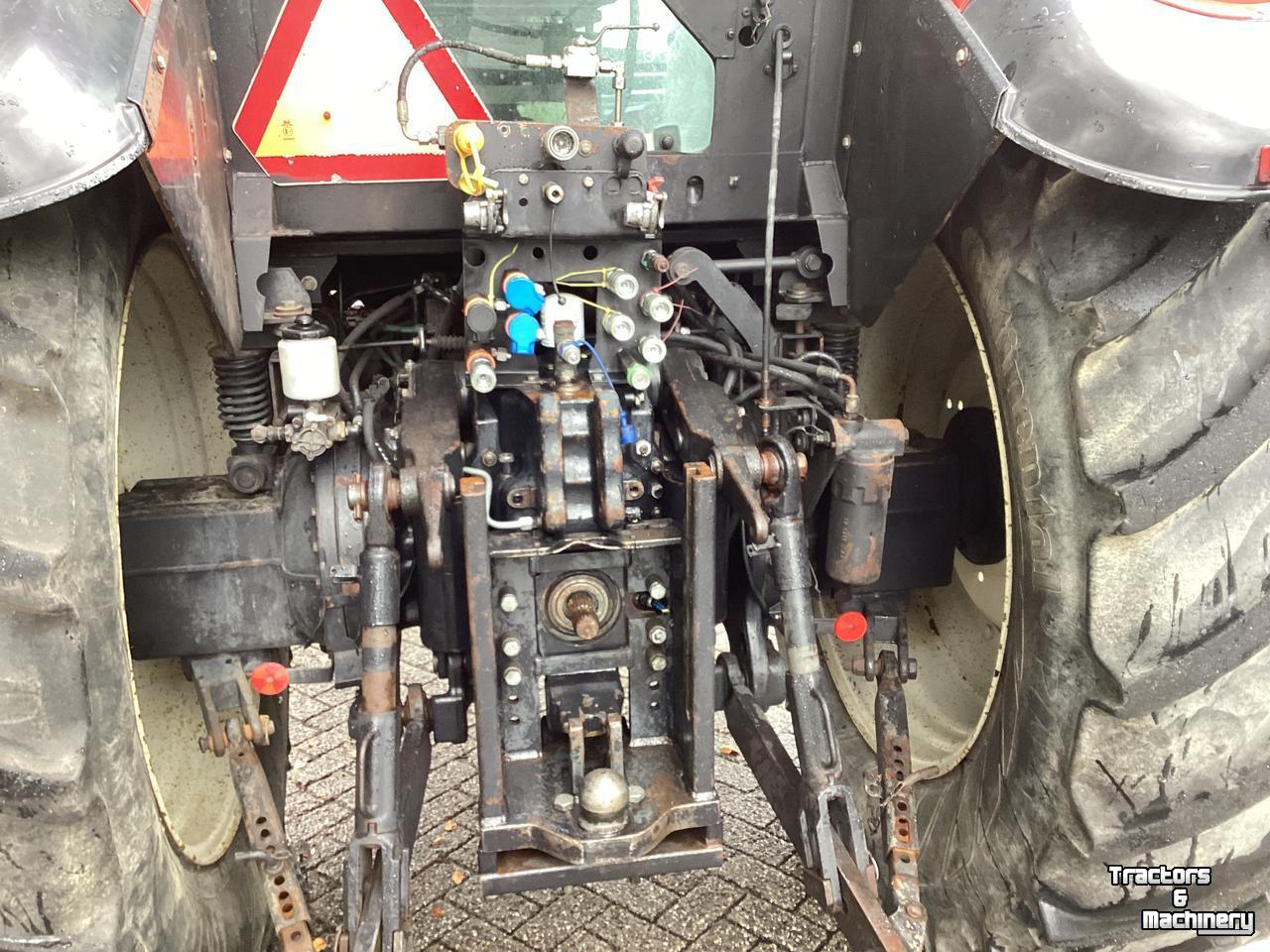 Tractor Valtra Valtra T 190     (rood)