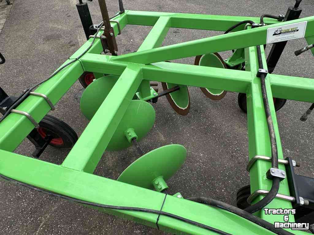 Onion harvester  Tordisc Combi West Mechanisatie schijvenrooier voor uien en rode bieten