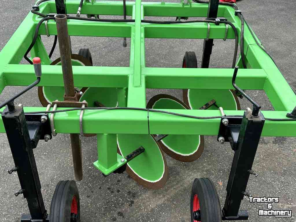 Onion harvester  Tordisc Combi West Mechanisatie schijvenrooier voor uien en rode bieten